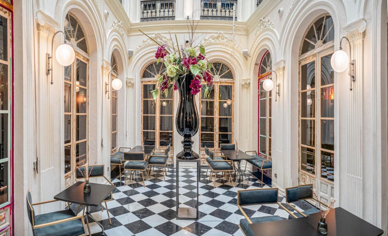Lobby Hotel 5*