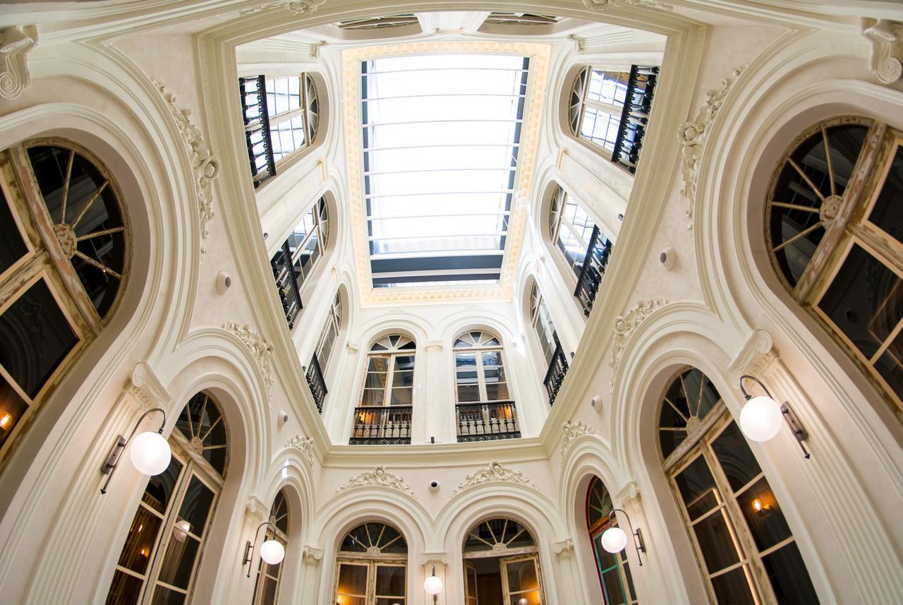 Hotel Lobby 5*